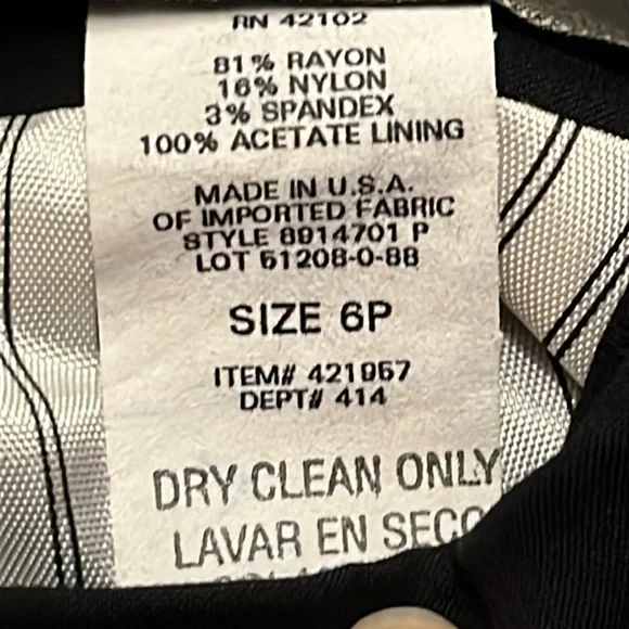 Classic Black Knee-Length Pencil Skirt for the Office - Picture 9 of 11